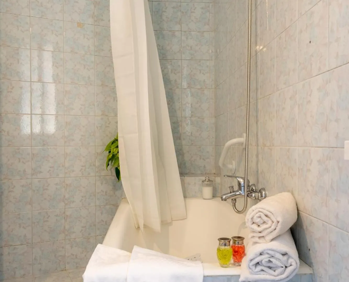 Sempione-Metro B, Vintage Apartment, Ac, Wifi Rome 0*,  Italy