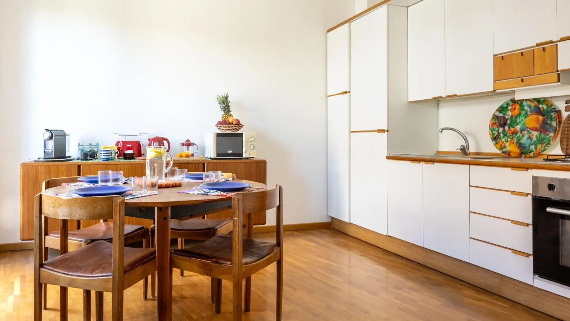 Sempione-Metro B, Vintage Apartment, Ac, Wifi Rome Italy